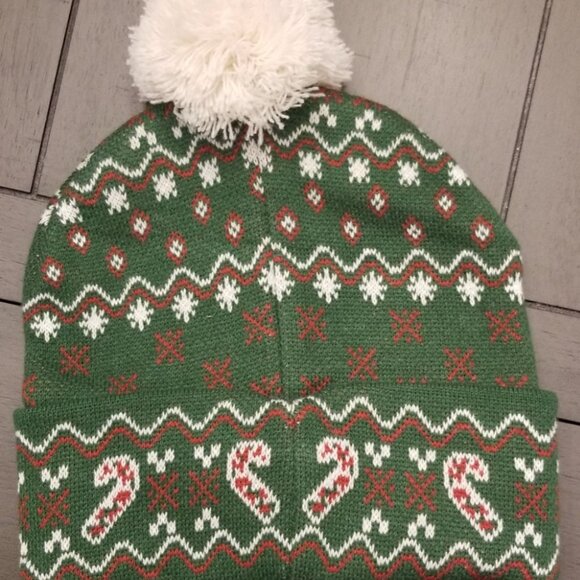 Buddy the Elf Face Green Pom Pom Beanie Hat - Picture 5 of 5